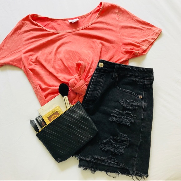 LuLaRoe Tops - 李LuLaRoe Classic Tee李